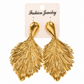Elegante goldfarbene Ohrringe